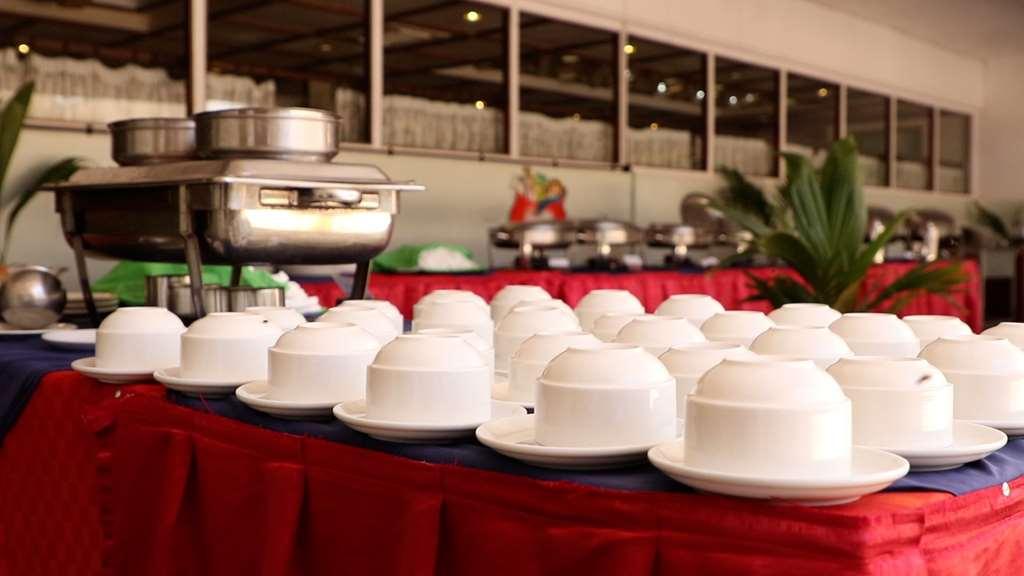 Mombasa Beach Hotel レストラン 写真